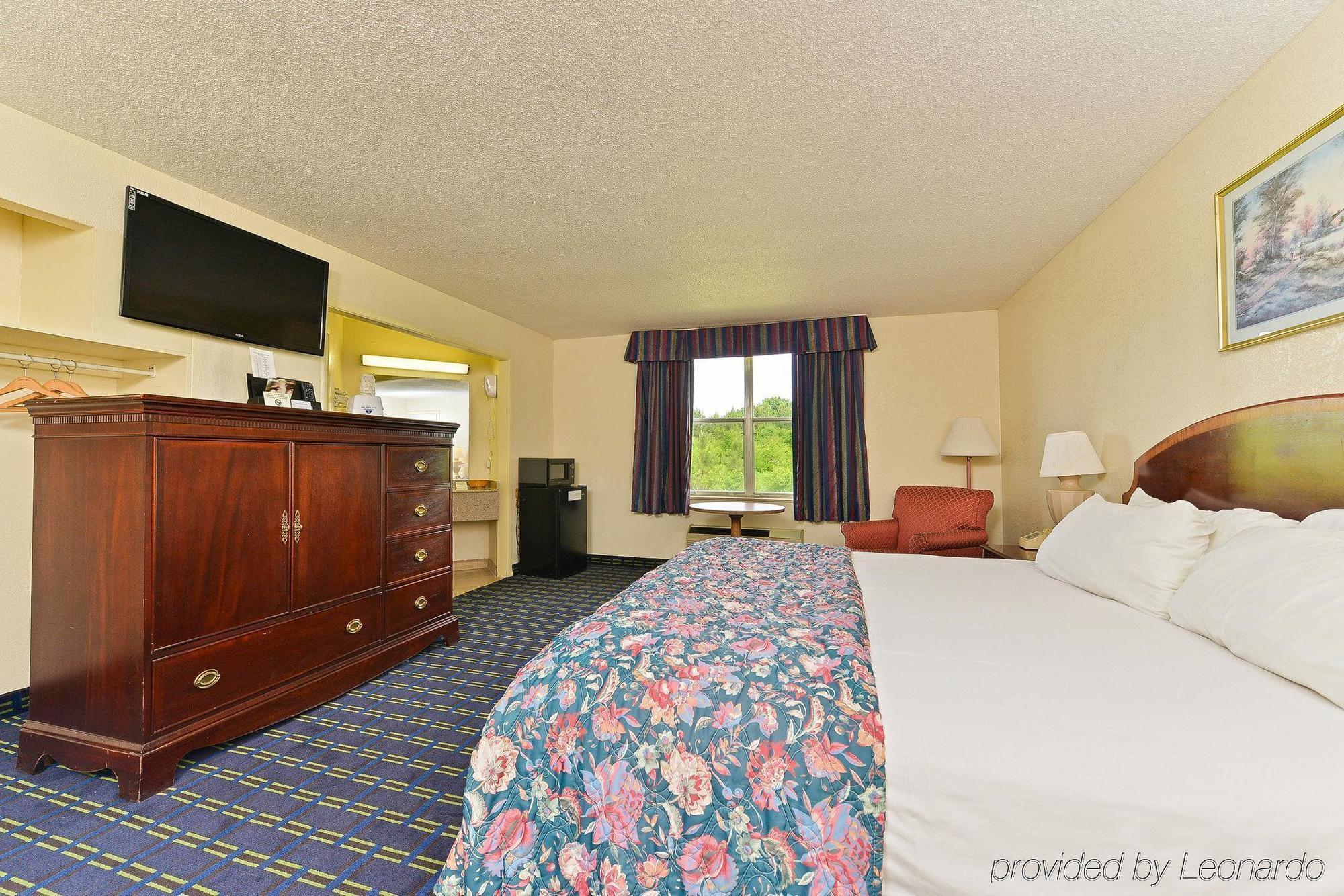 Americas Best Value Inn Suites Южен Бостън Екстериор снимка