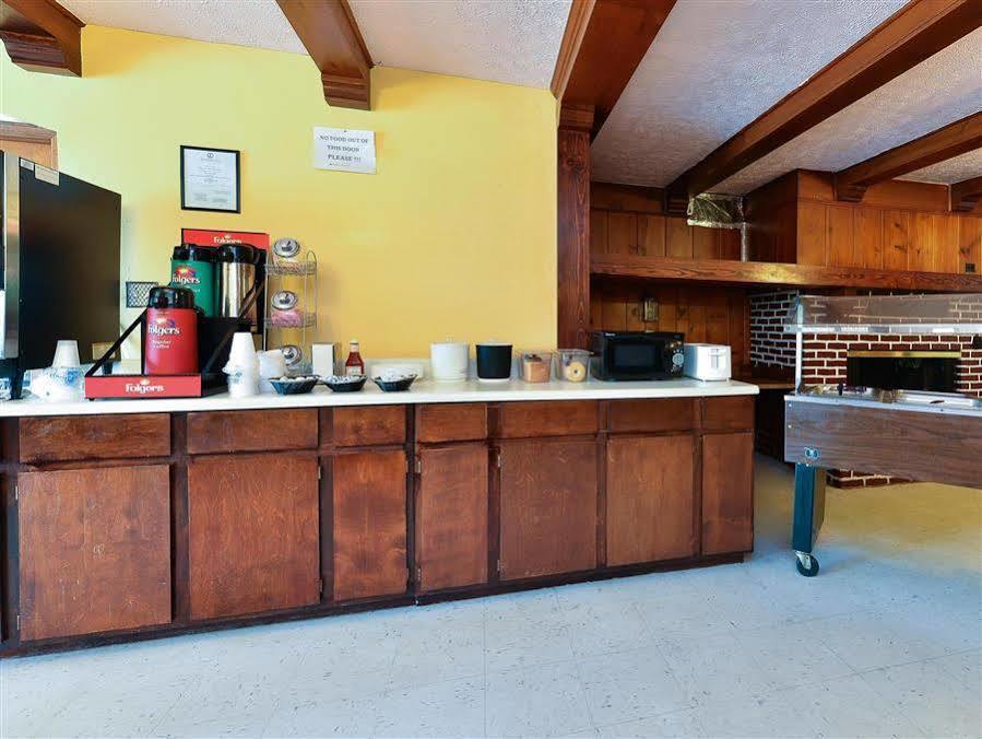 Americas Best Value Inn Suites Южен Бостън Екстериор снимка